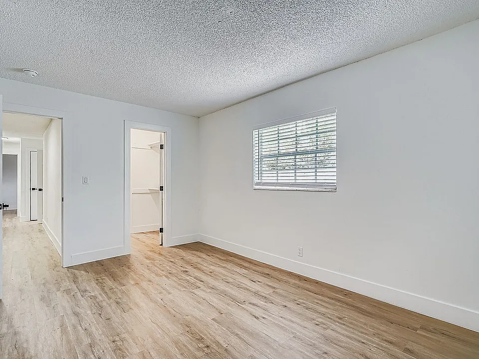 Bedroom 3 (Web Quality) - Brisa Apartments