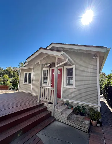 2438 Martin Luther King Jr Way Photo 1