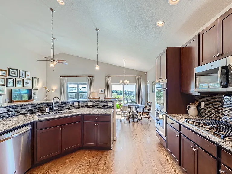 1705 Sandy Shore Ln — Photo 7
