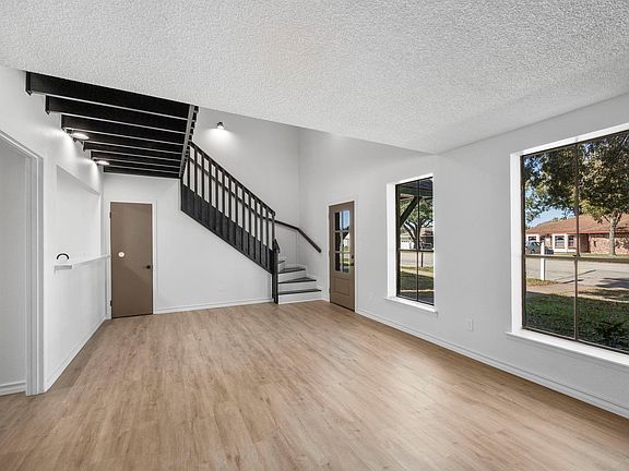 5th image of 835 Clubside Dr