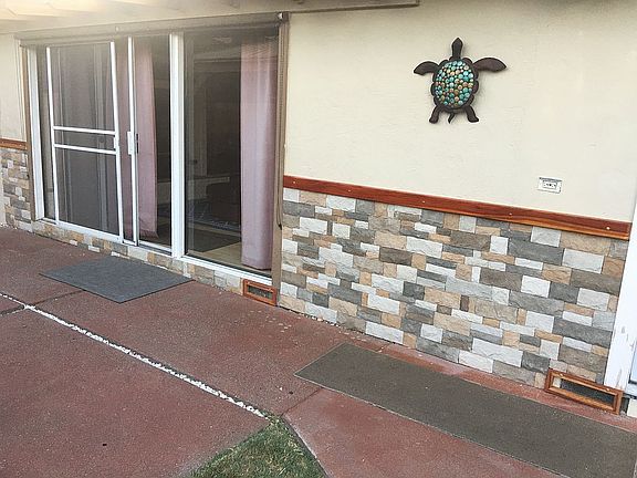 2nd image of 573 Cottonwood St