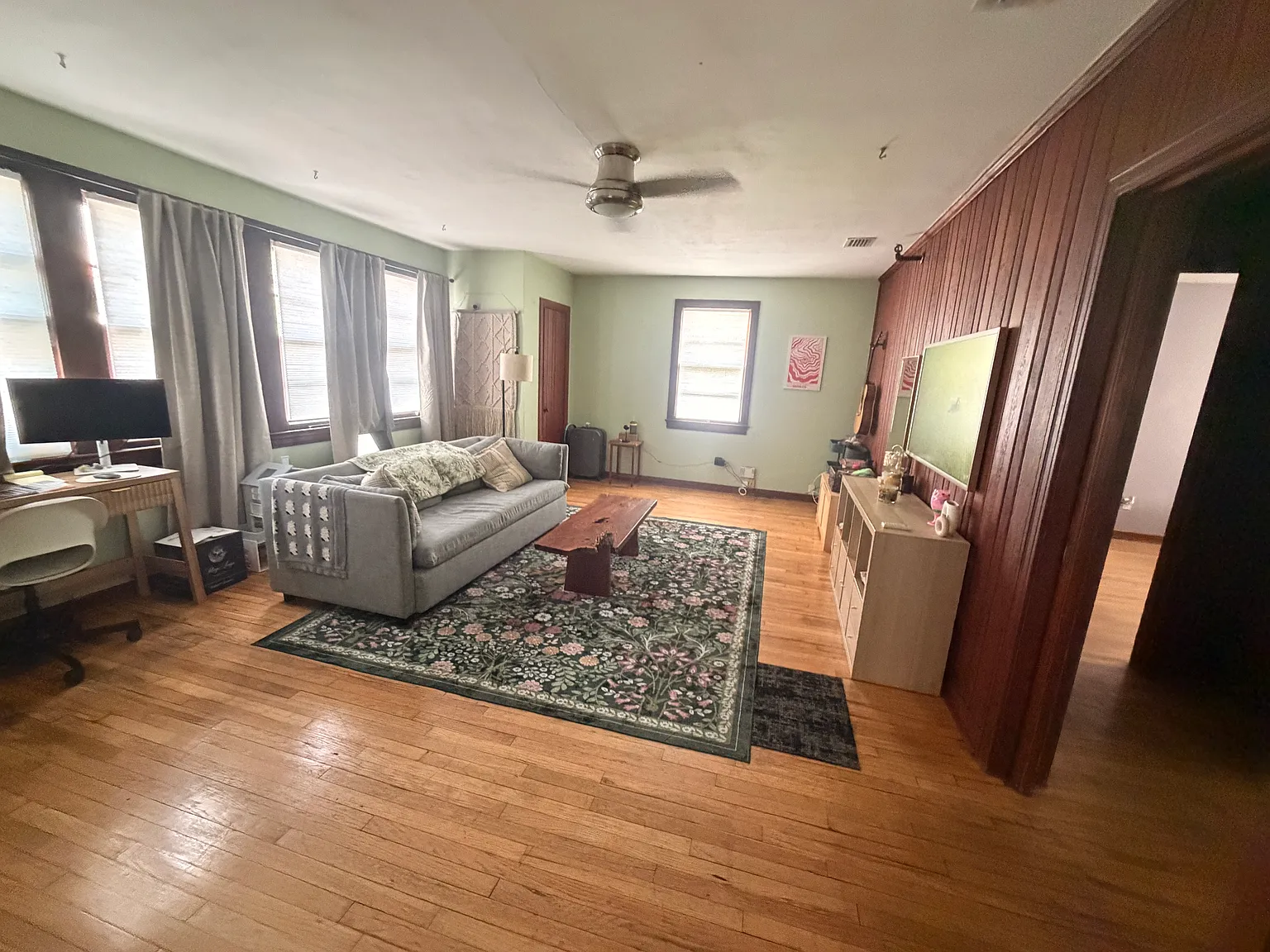 1301 S Albany Ave — Photo 4