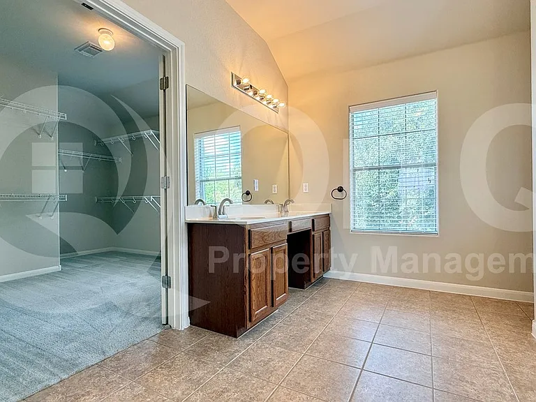 12224 Timber Heights Dr — Photo 20