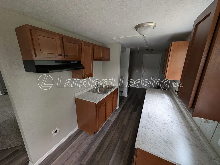 629 Vermont Dr — Photo 6