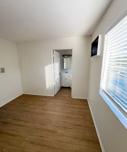 6624 Sylmar Ave #11 — Photo 7