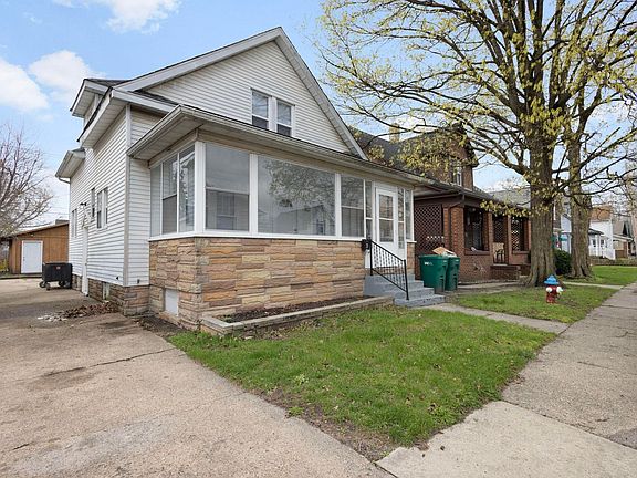 2nd image of 221 E 8th St