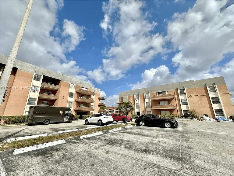 17650 NW 68th Ave #A2005 — Photo 11