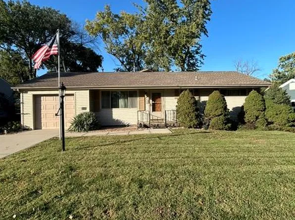 6920 W 72nd Ter, Overland Park, KS 66204