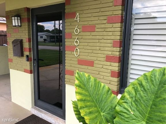 4th image of 4660 NE 2nd Ave