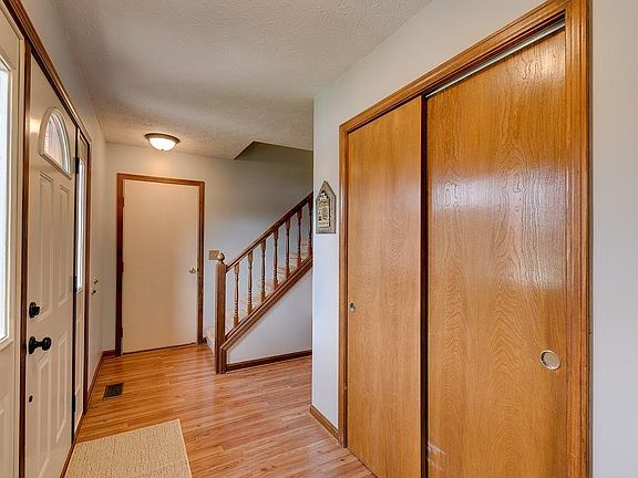 3rd image of 1625 Park Hurst Dr