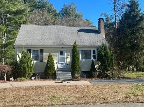 32 Chandler Ave, Walpole, MA 02081