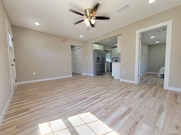 3rd image of 206 Bryant Rd