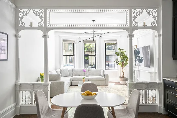 Sold by Compass | media 1