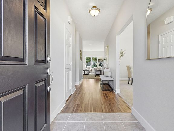 4th image of 2834 Bastille Ave SE