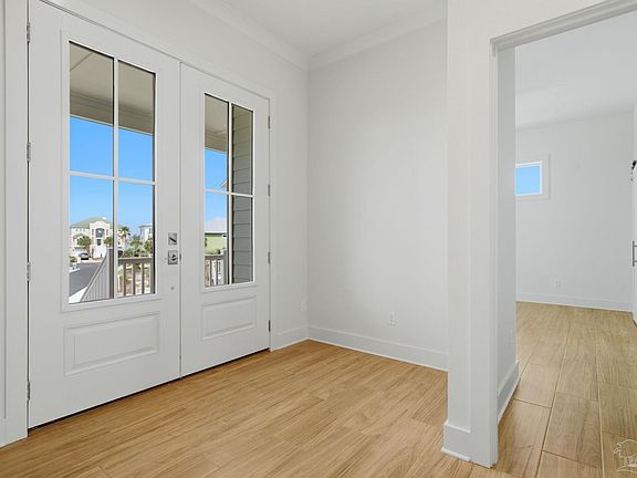 4th image of 425 Gulfview Ln