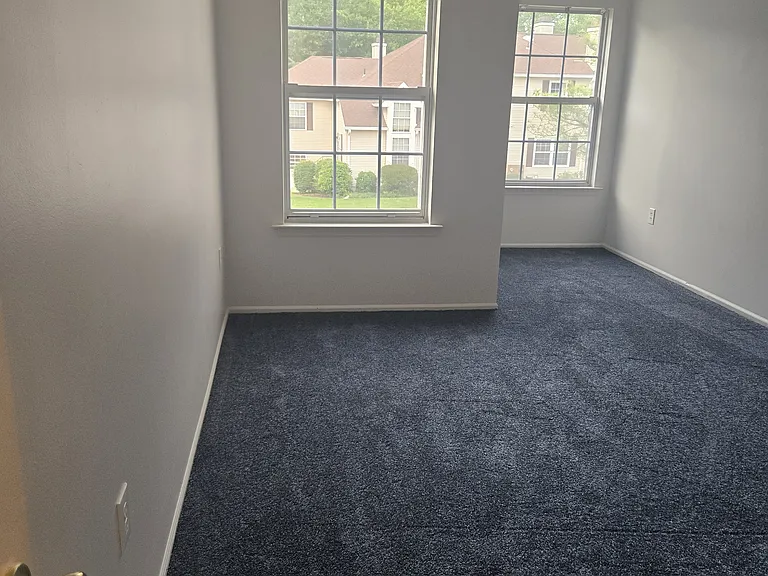 36 Racquet Rd — Photo 16