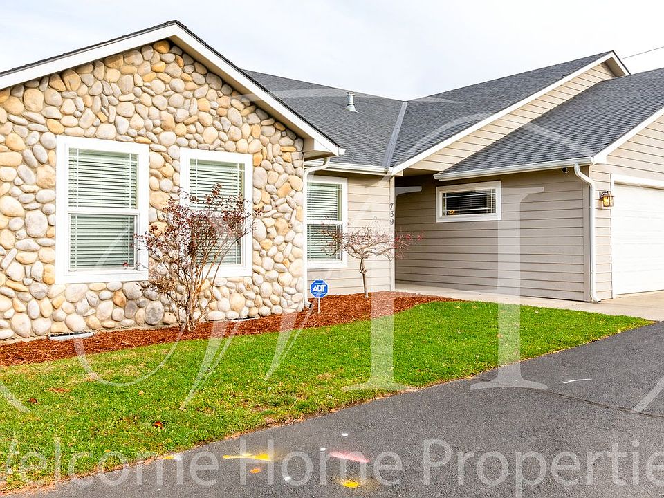 1st image of 739 SE Magnoni Dr