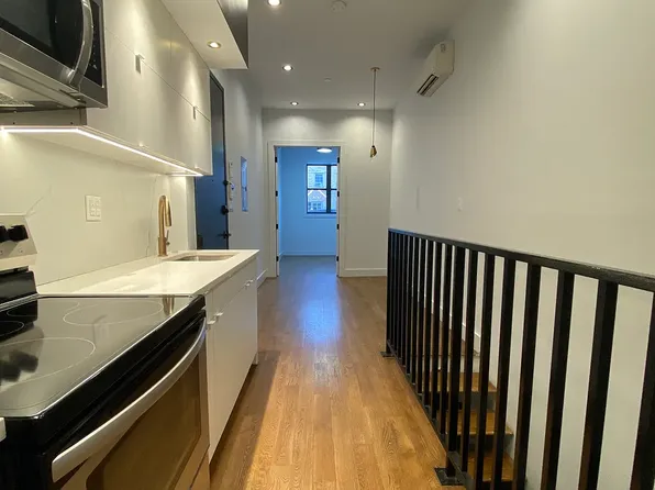 1334 Gates Avenue image 2 of 9