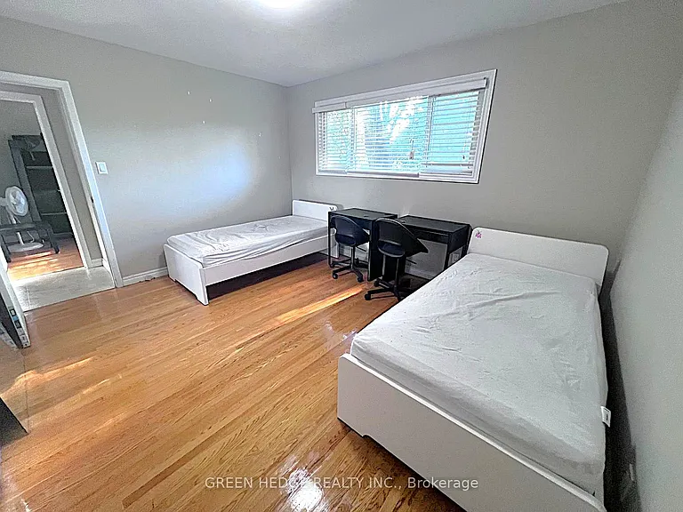 199 Dixie Cres — Photo 9