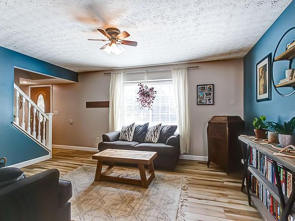 5th image of 226 Cherrystone Dr N