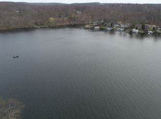 313 Lakeside Ave, Andover, NJ 07821