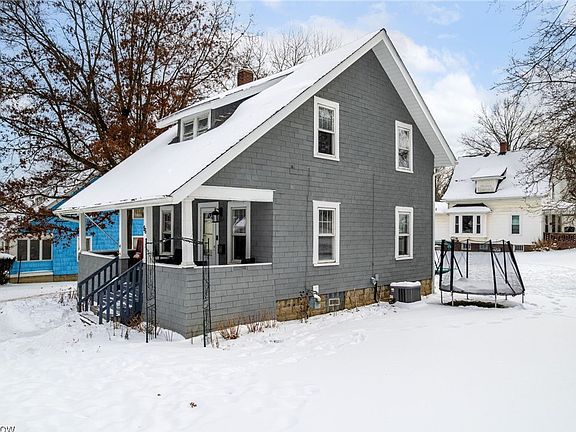 3rd image of 96 W Ohio Ave