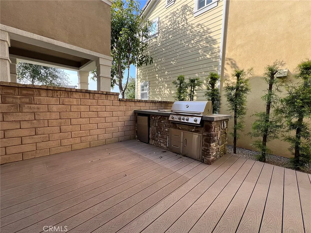 3 bed, 2094 sqft, $4,300 — Photo 3