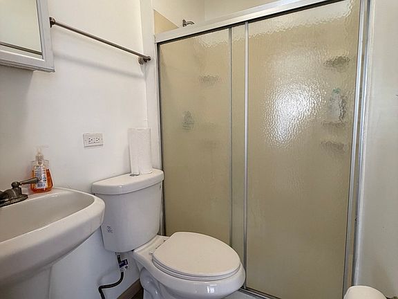 5th image of 7402 S Racine Ave APT 1