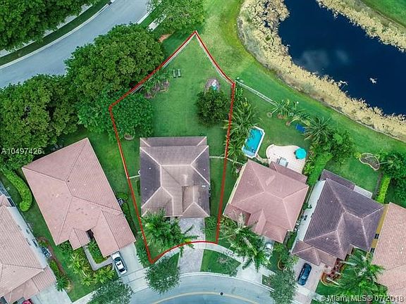 4th image of 724 Tulip Cir