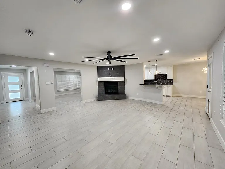 3300 Durant Dr — Photo 8