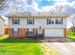 7522 Sovey Dr, Newport, MI
