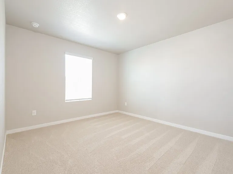2130 Christina St — Photo 17