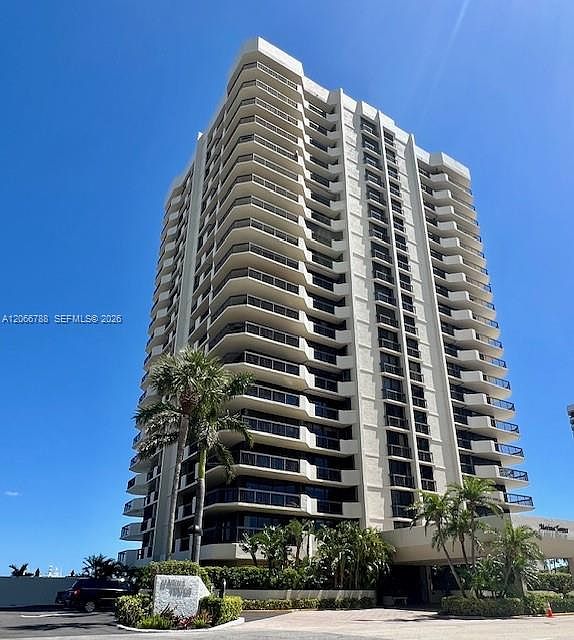 1st image of 108 Lakeshore Dr APT 338
