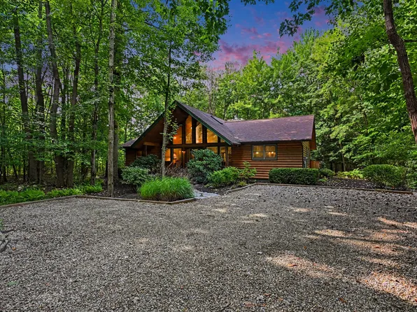 14300 Wildwood Ln, Sawyer, MI 49125