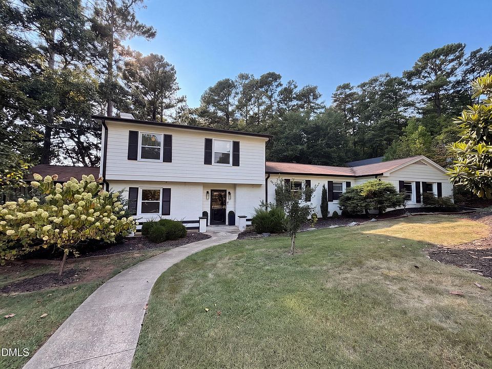 1st image of 2220 Hillock Dr