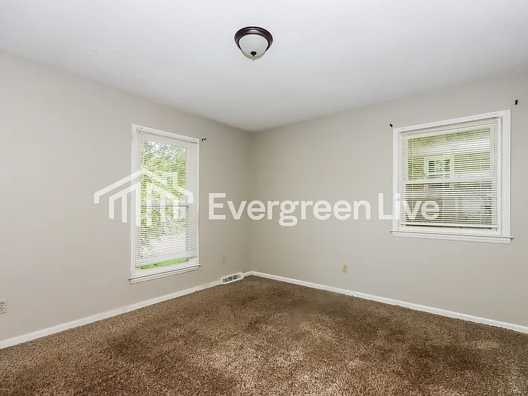 2511 Cliffside Dr — Photo 10