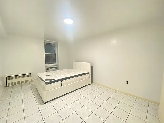 Rented by Bond New York | media 32