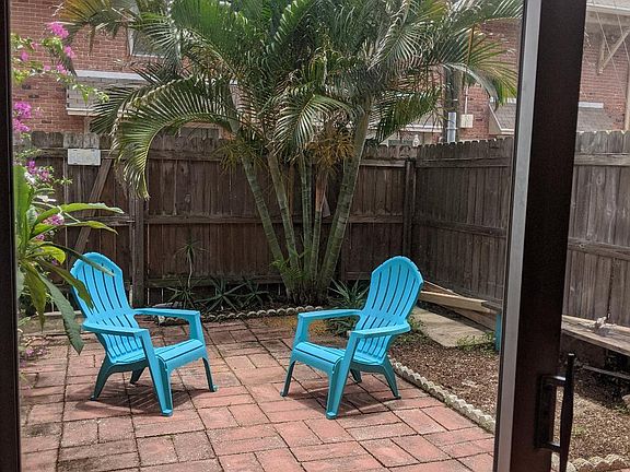 5th image of 925 N Colonial Ct #32