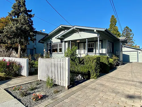 353 Heller St Photo 1