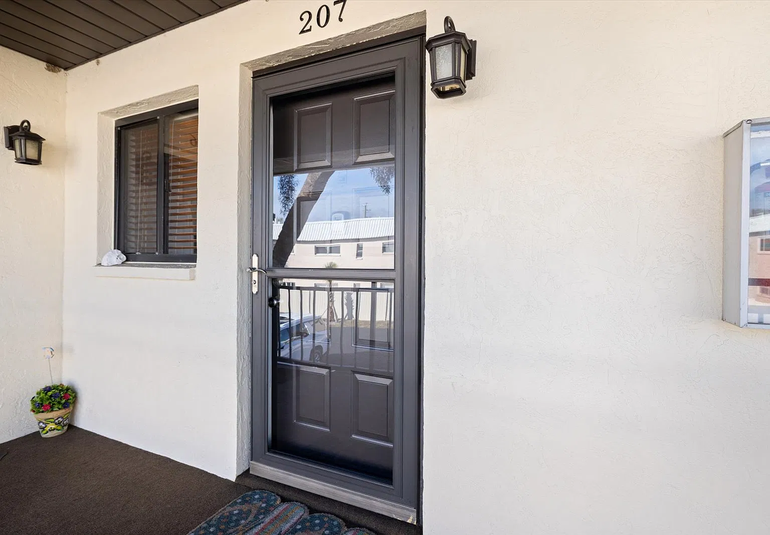 2 bed, 899 sqft, $3,500 — Photo 1