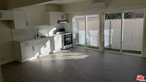 418 S Roxbury Dr #1/2 Photo 1