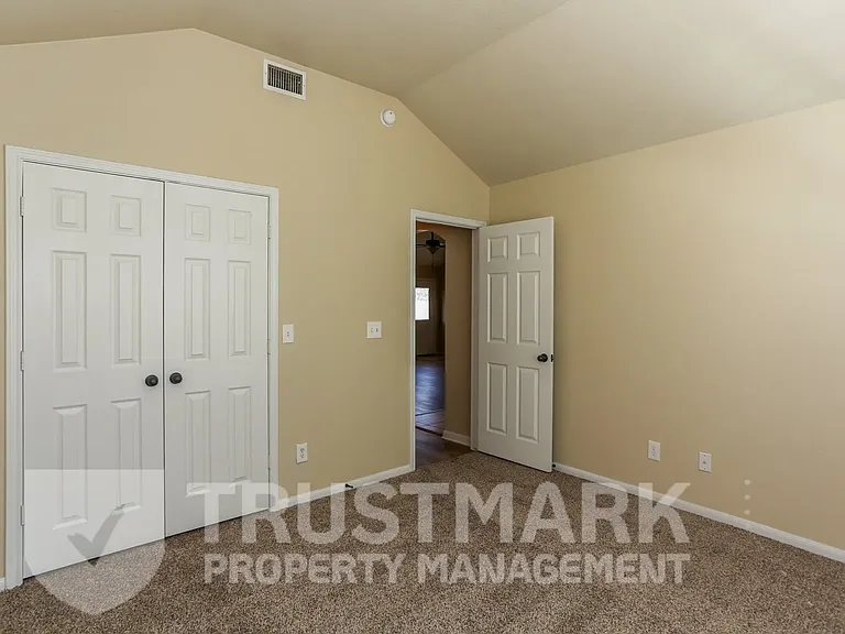 401 W Libra Dr — Photo 19