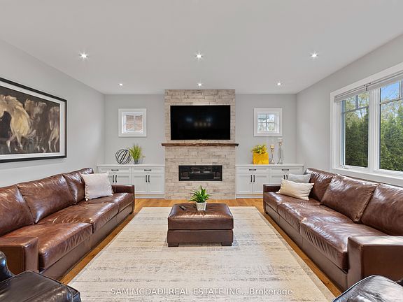 5th image of 3047 Grenville Dr