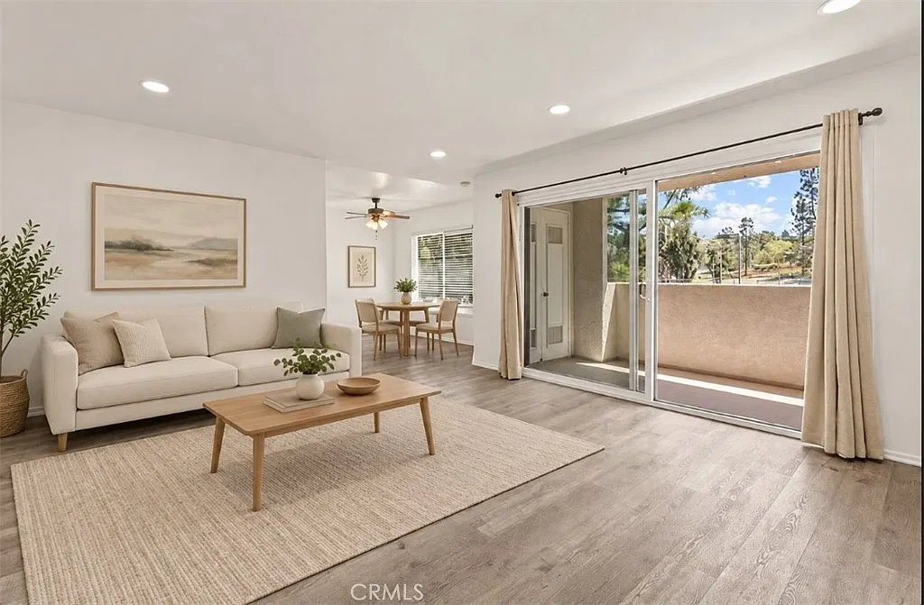 2 bed, 958 sqft, $2,995 — Photo 2