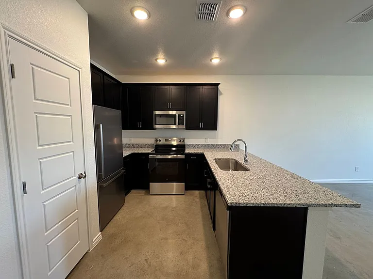 636 Pacific Crest Trl — Photo 7