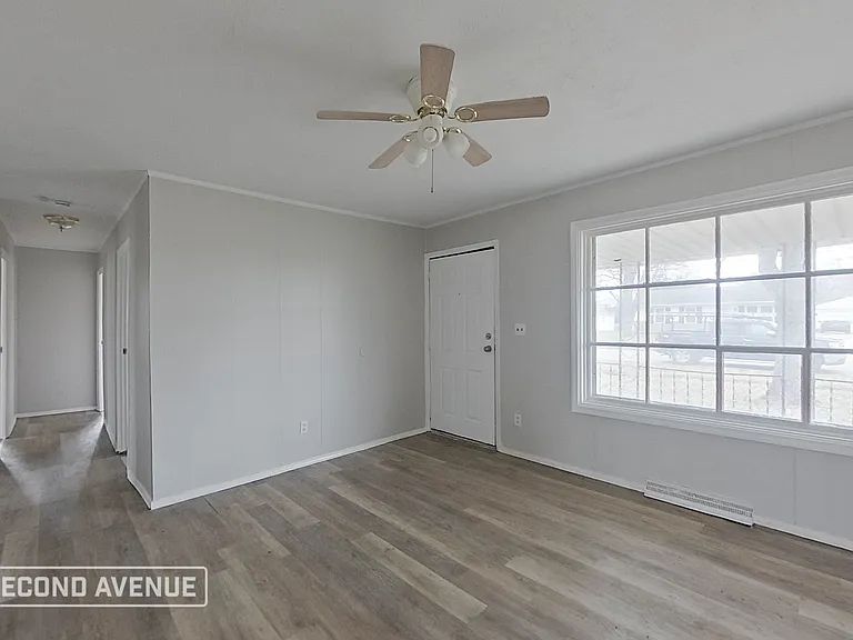 689 Lucille Dr — Photo 6