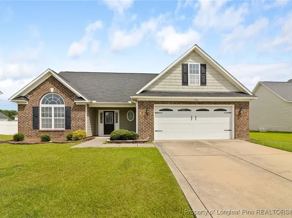 199 Collinwood Dr, Raeford, NC 28376