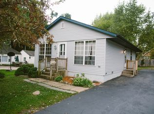 512 Kenwood Dr, Round Lake Park, IL 60073