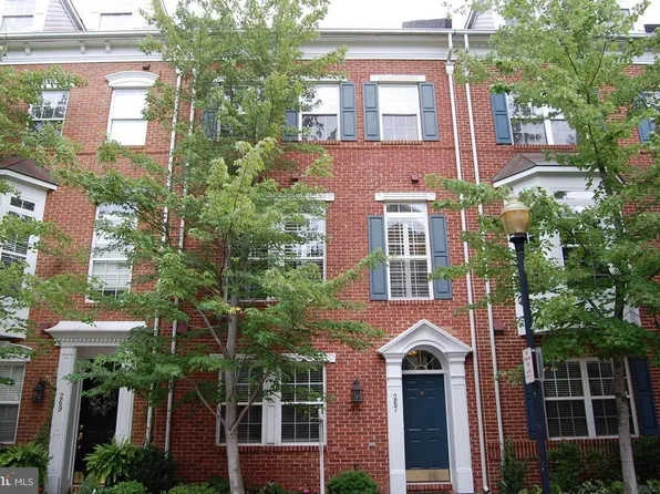 267 Medlock Ln, Alexandria, VA 22304
