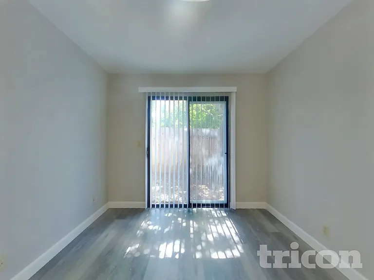 26560 Madison St — Photo 6
